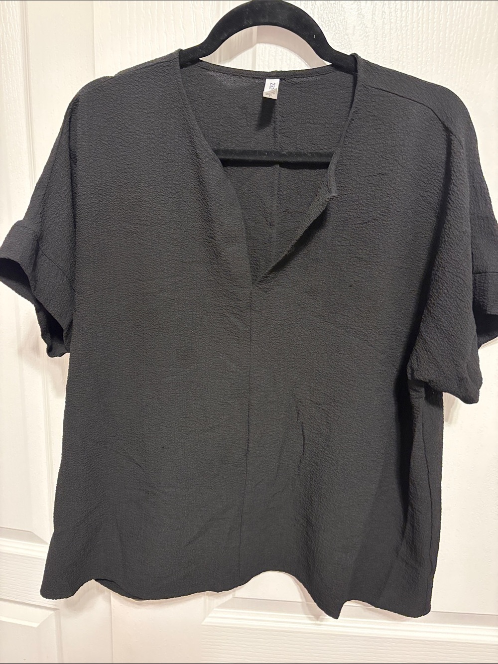 Women's Black Short-Sleeve V-Neck Tunic Top